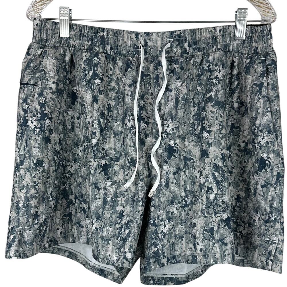 Lululemon Pool Short 5" Washed Marble Alpine White/Blue Men's Size XL EUC